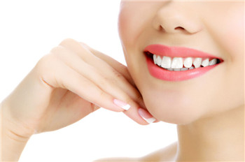 成人牙齿矫正多少钱呢