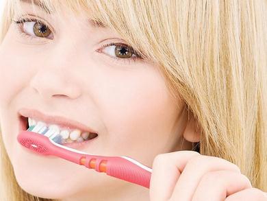 门牙缺了一小块该怎么办呢