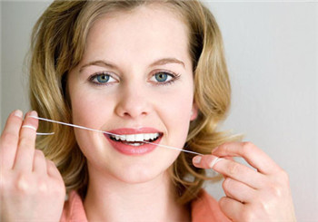 瓷牙变色有什么原因