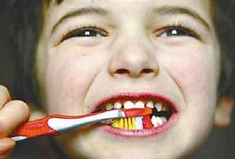 牙龈出血的原因是什么